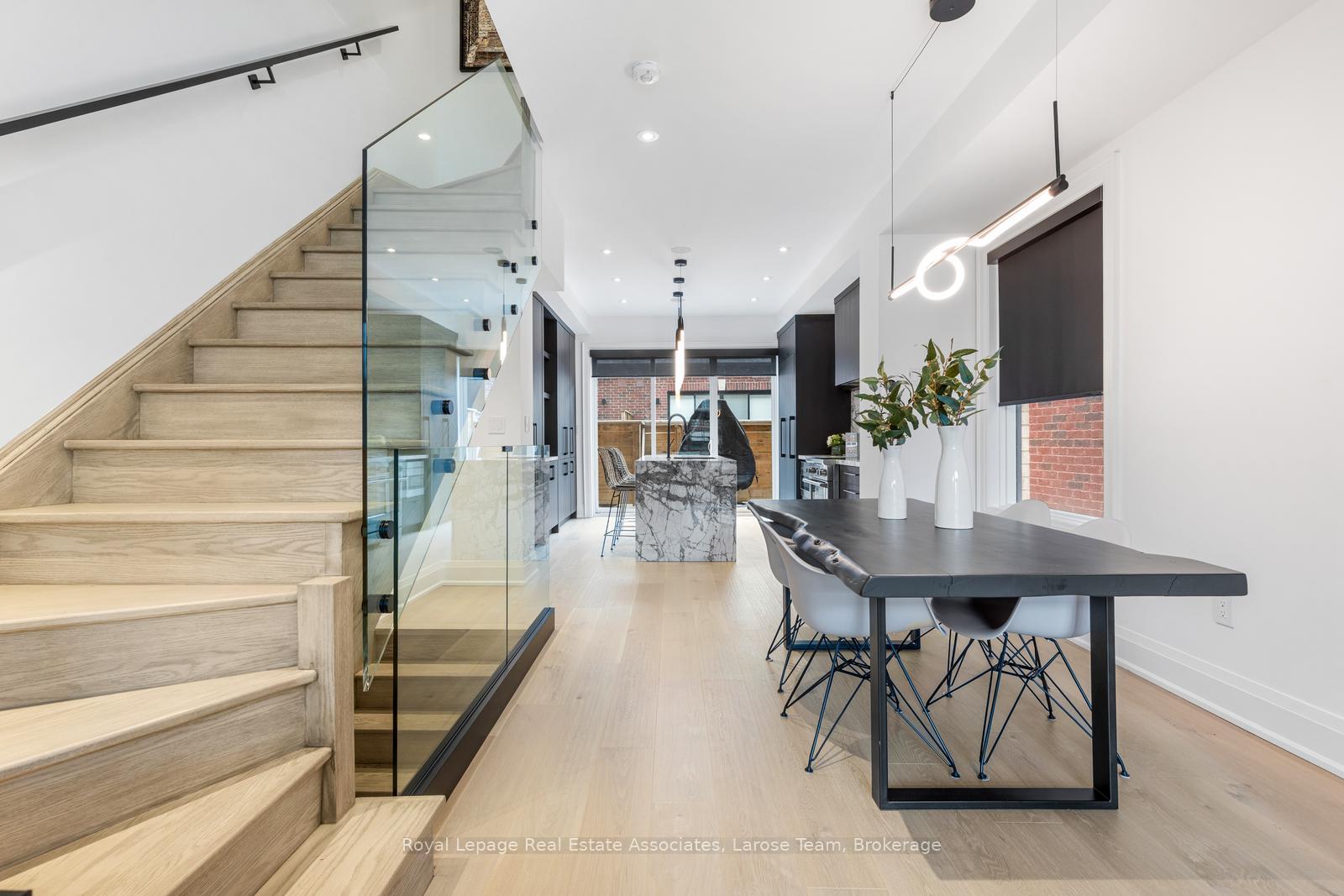 10 Lunar Crescent 24