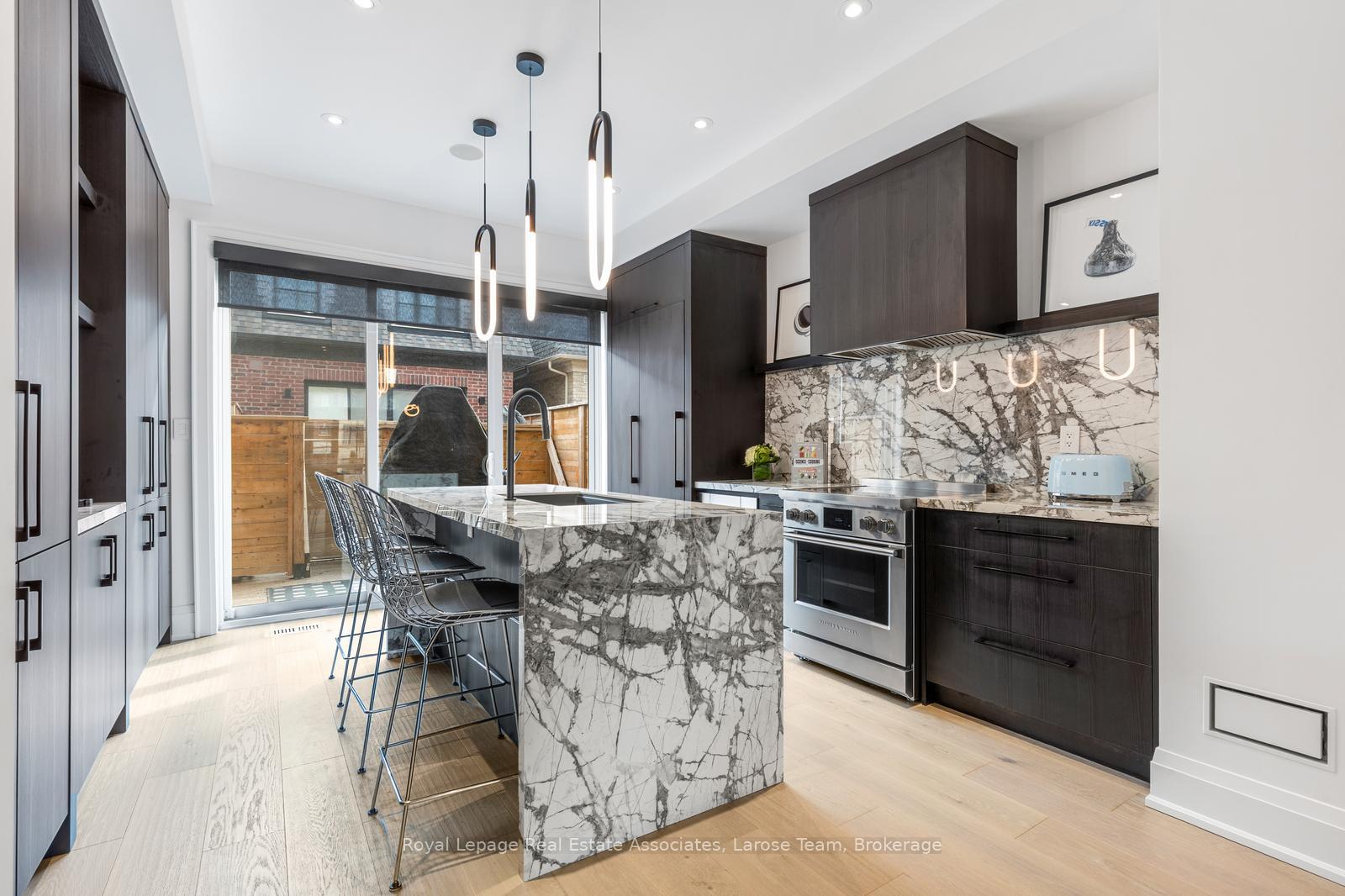 10 Lunar Crescent 24