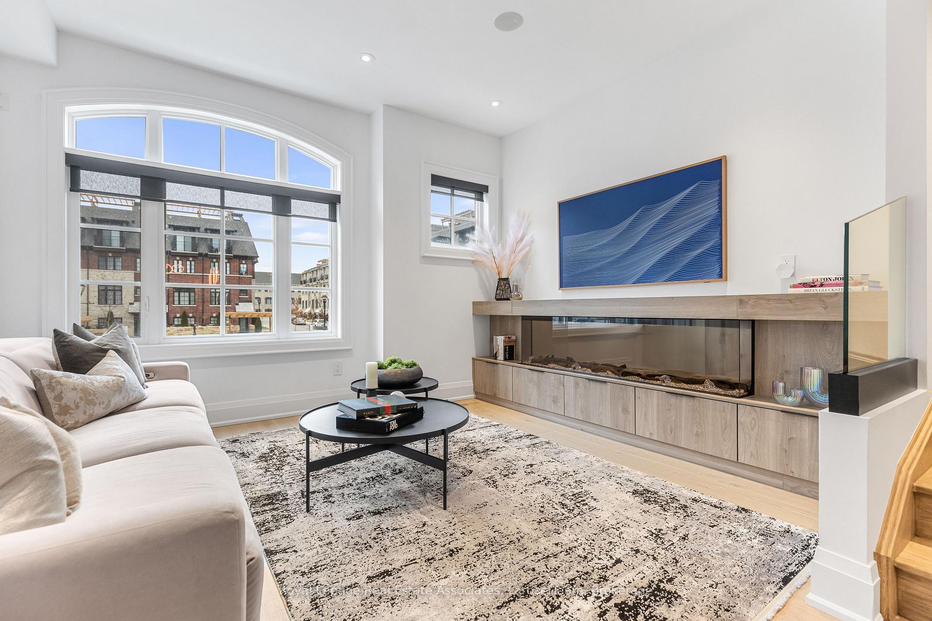 10 Lunar Crescent 24