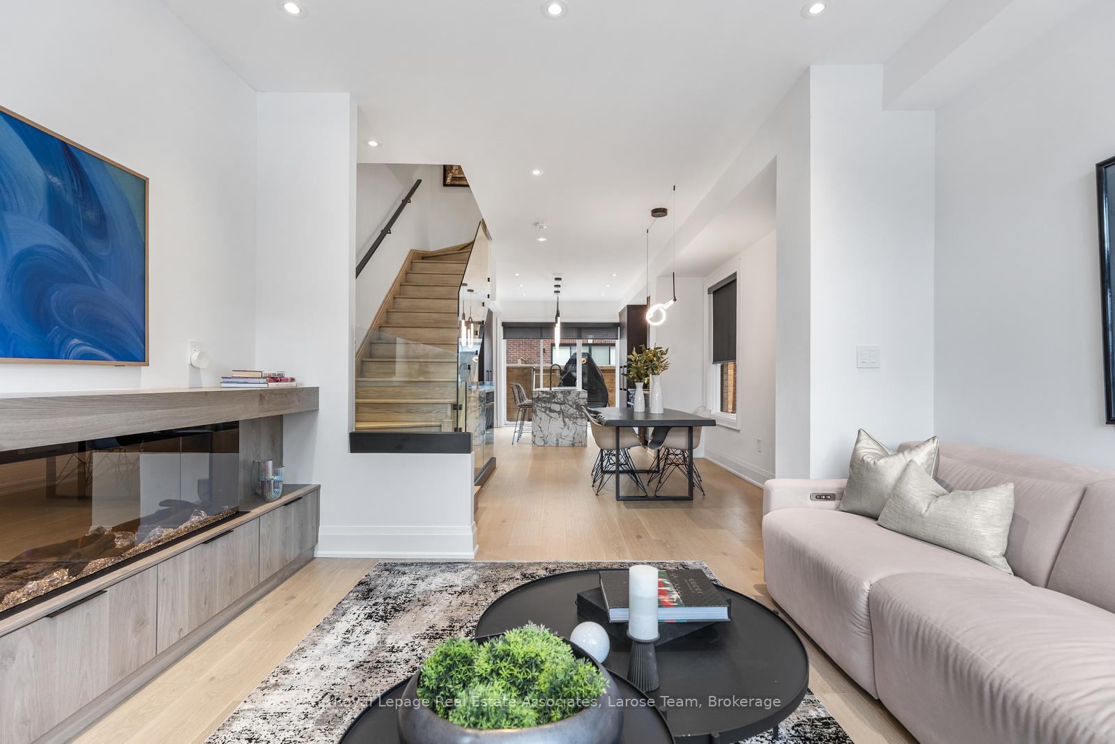 10 Lunar Crescent 24