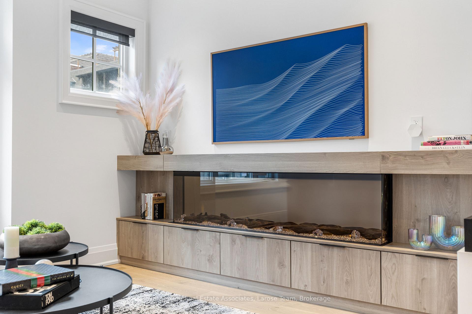 10 Lunar Crescent 24