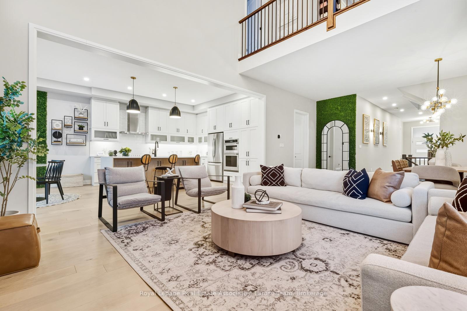 1464 Varelas Passage