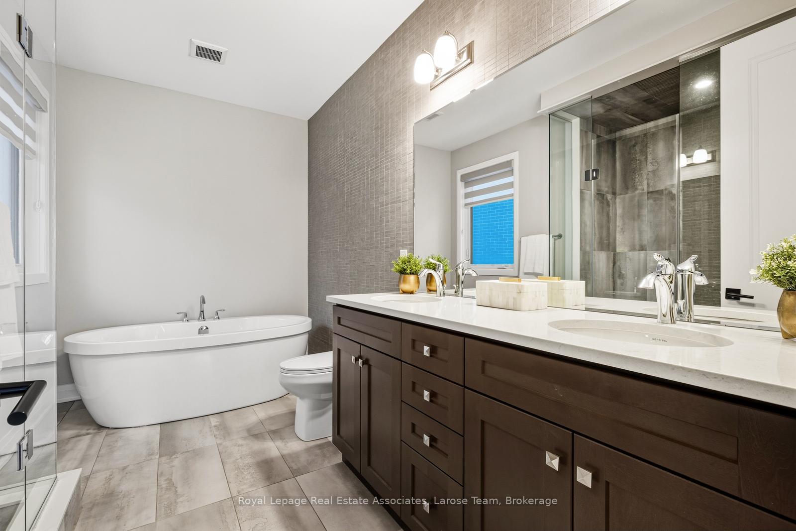 1464 Varelas Passage