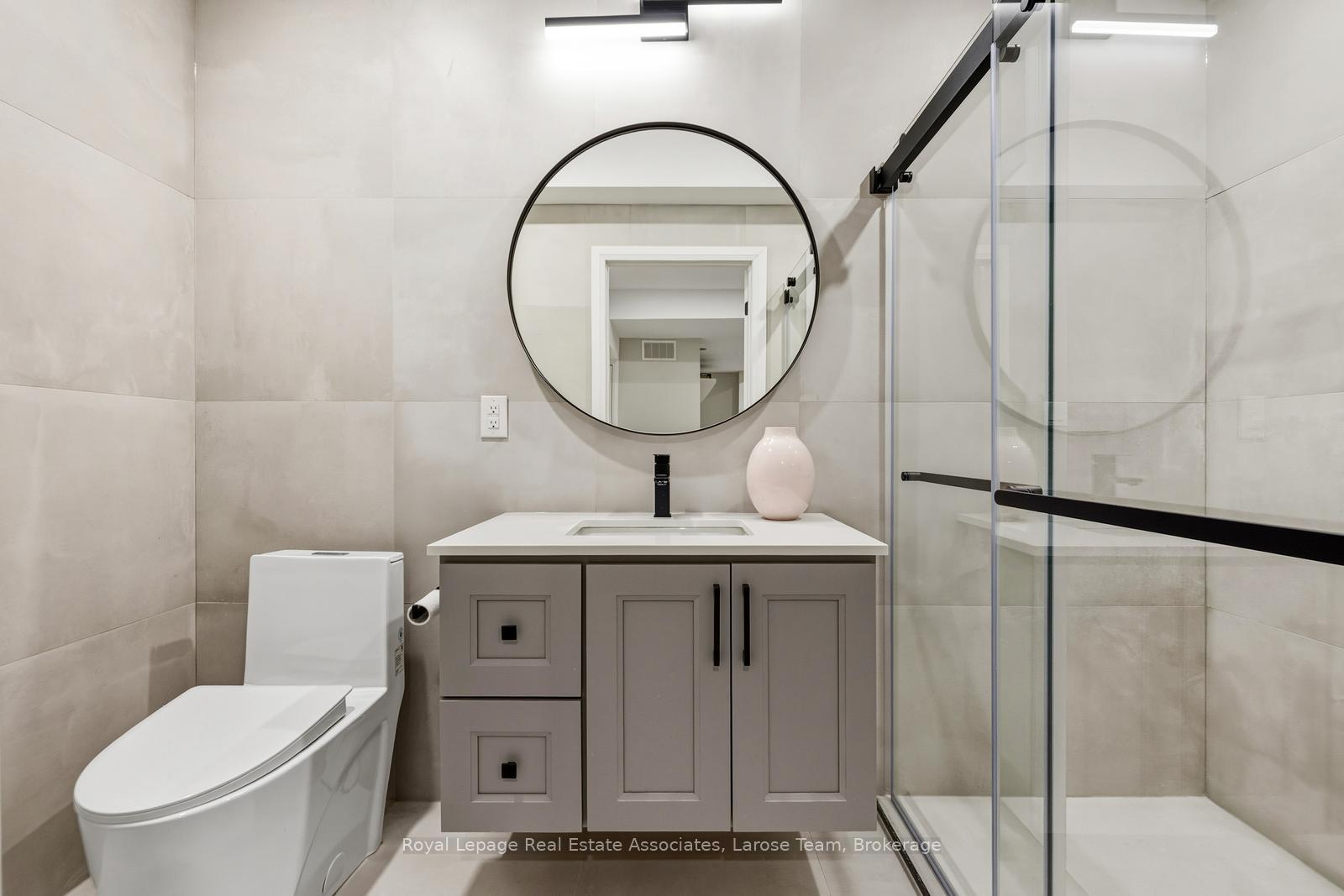 1464 Varelas Passage