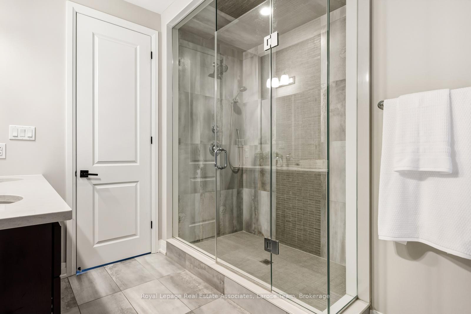 1464 Varelas Passage