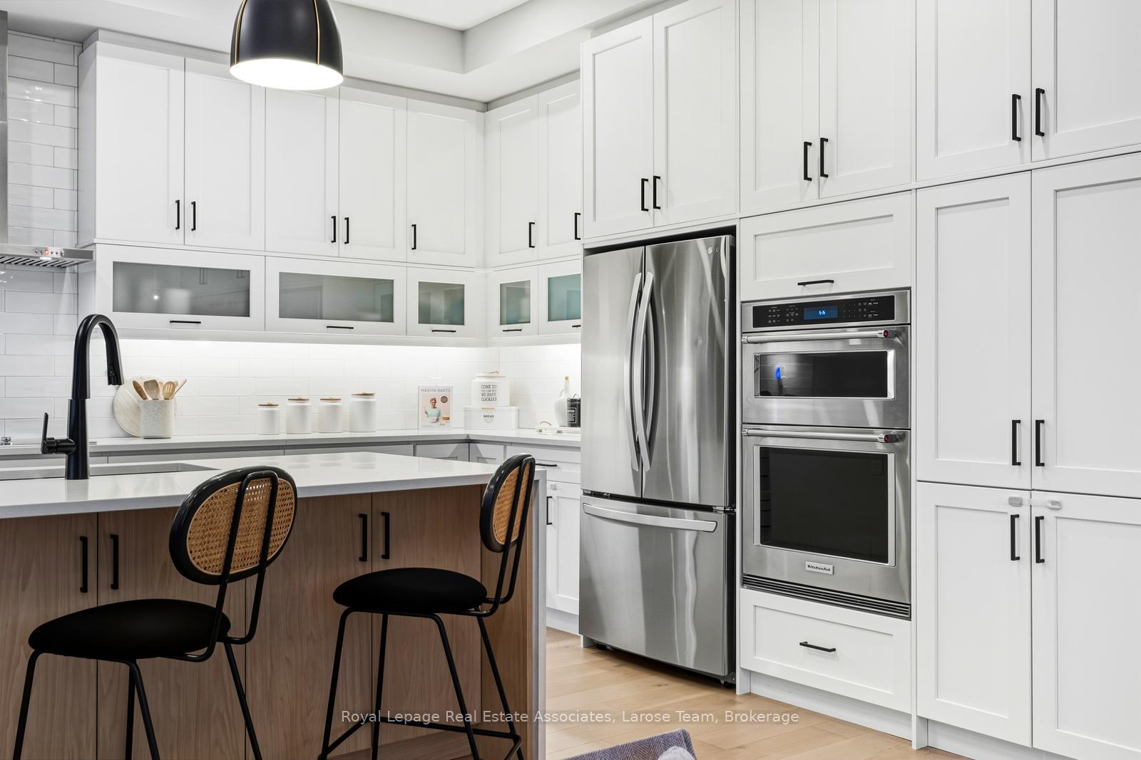 1464 Varelas Passage