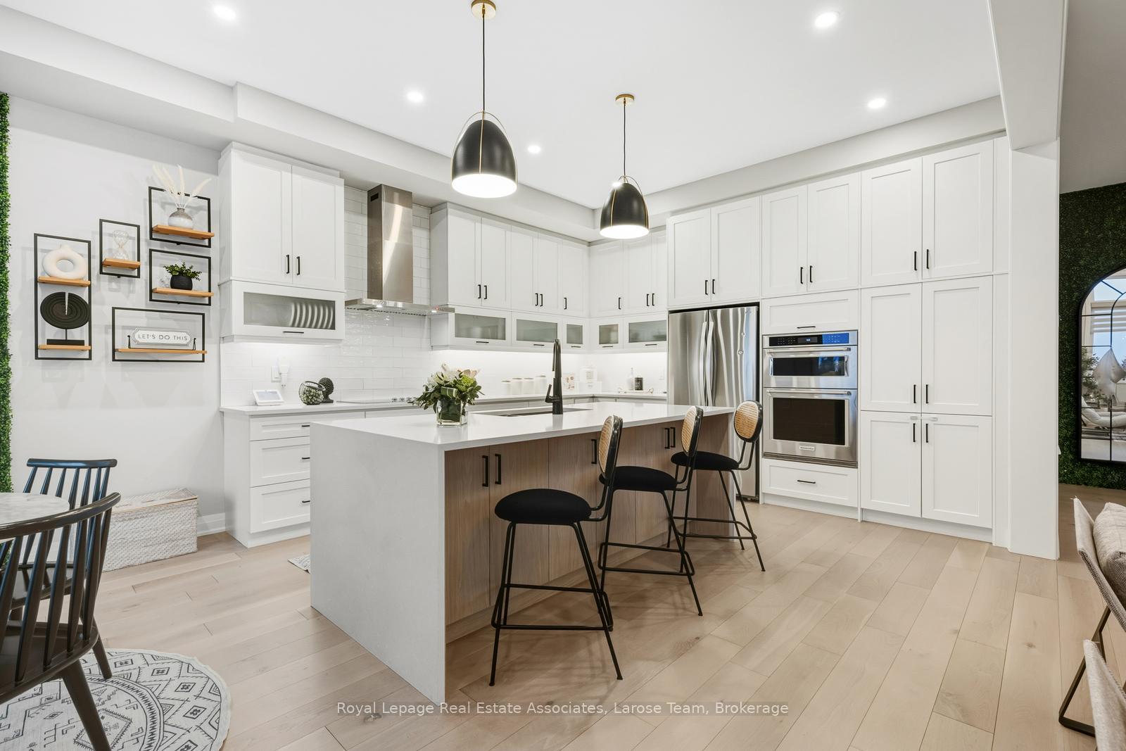 1464 Varelas Passage