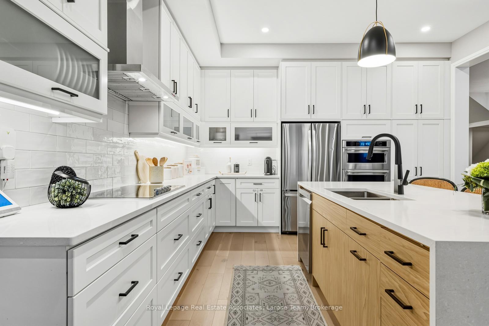 1464 Varelas Passage