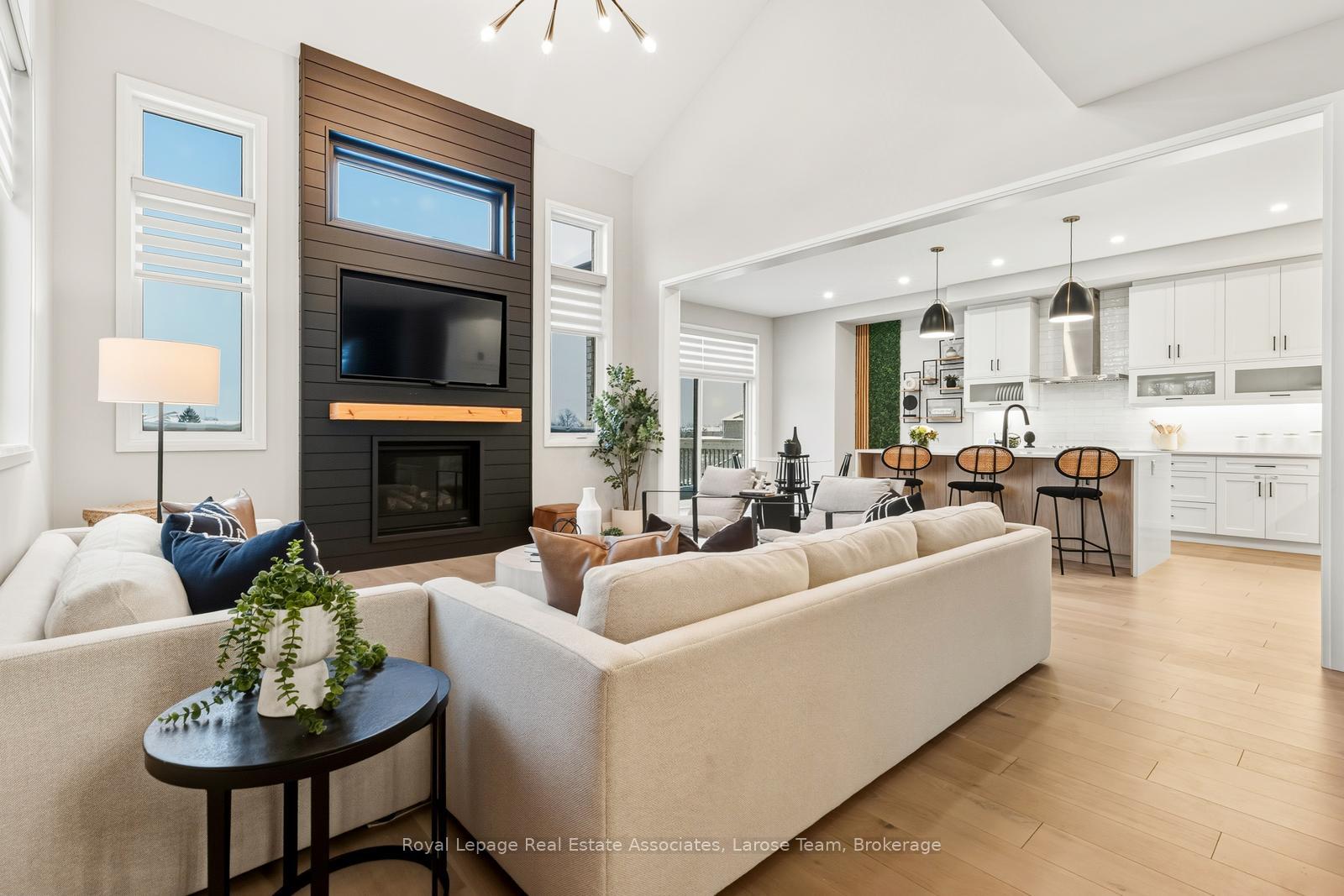 1464 Varelas Passage