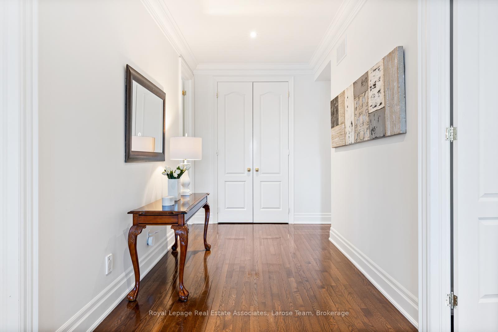 562 Gladwyne Court, Mississauga, ON L5H 4L4, Mississauga ON, L5H 4L4