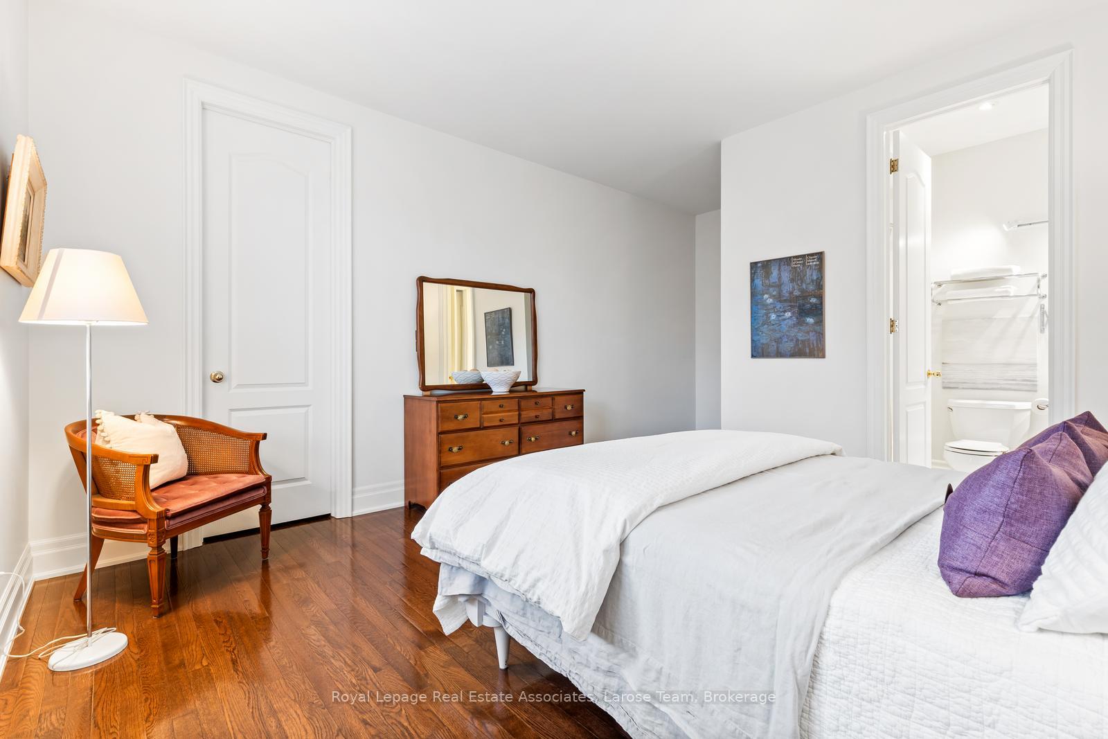 562 Gladwyne Court, Mississauga, ON L5H 4L4, Mississauga ON, L5H 4L4