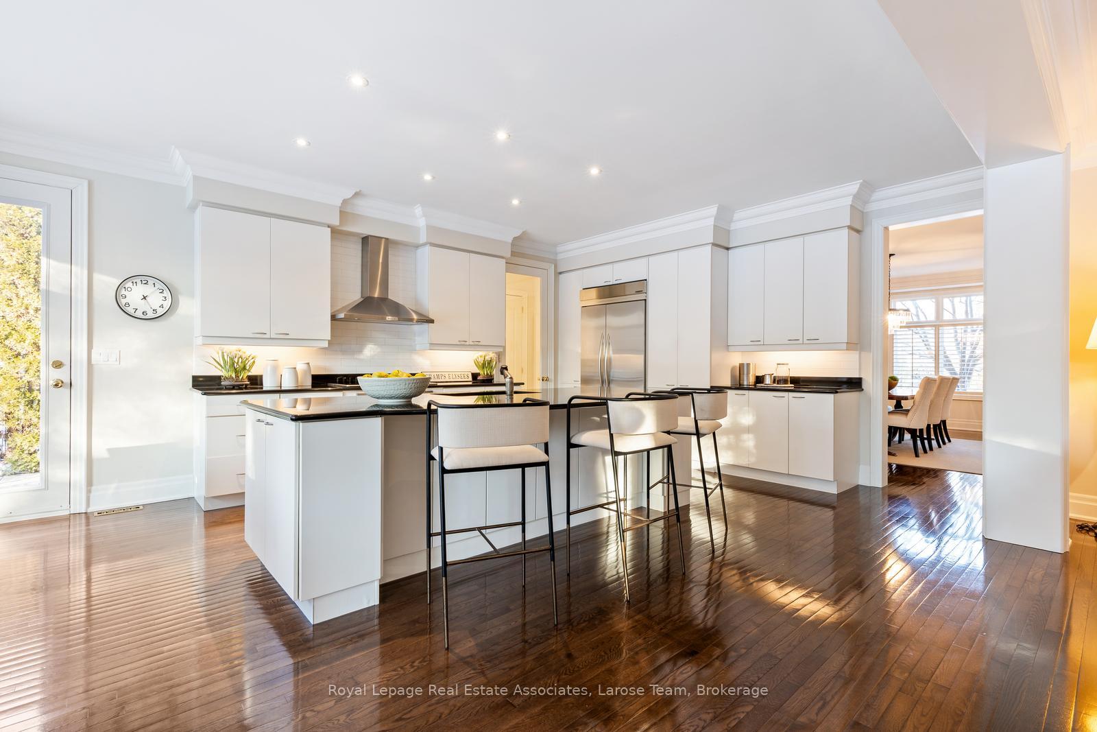 562 Gladwyne Court, Mississauga, ON L5H 4L4, Mississauga ON, L5H 4L4