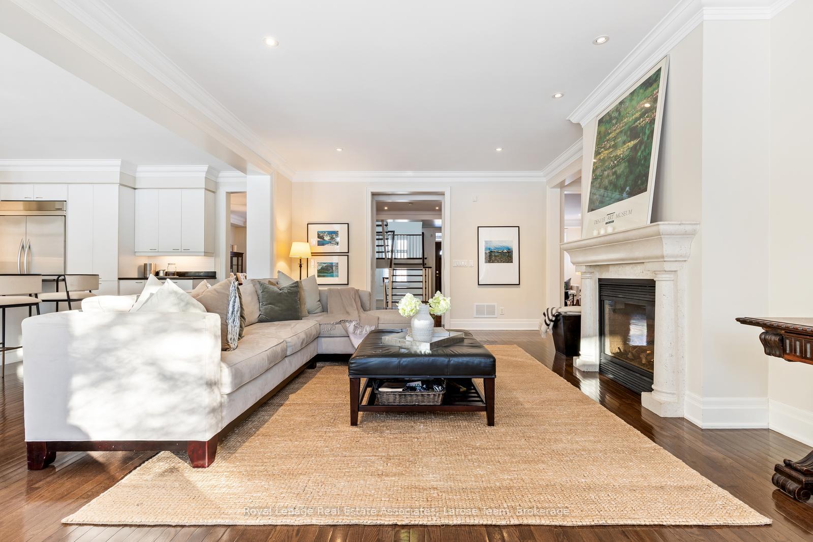 562 Gladwyne Court, Mississauga, ON L5H 4L4, Mississauga ON, L5H 4L4