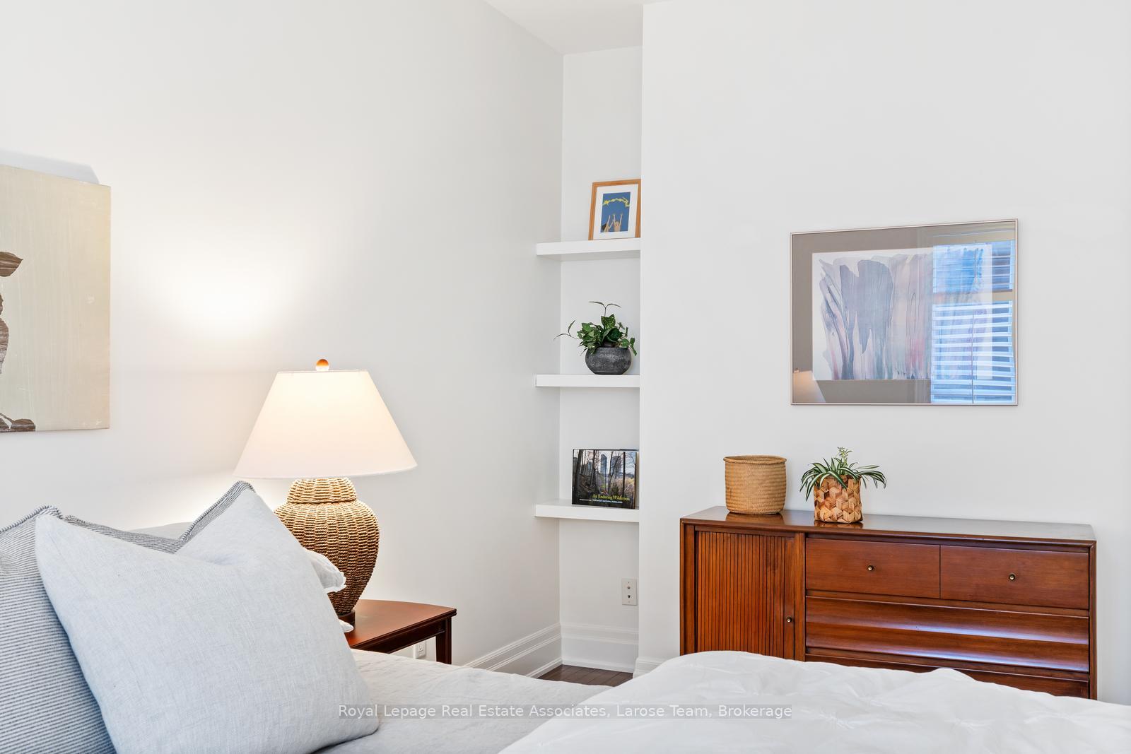 562 Gladwyne Court, Mississauga, ON L5H 4L4, Mississauga ON, L5H 4L4