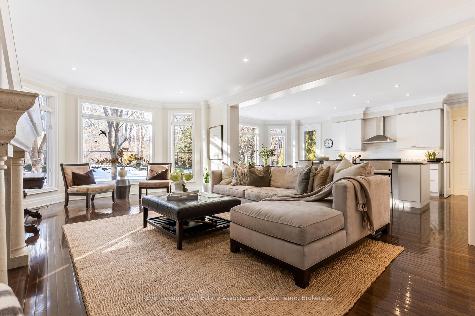 562 Gladwyne Court, Mississauga, ON L5H 4L4, Mississauga ON, L5H 4L4