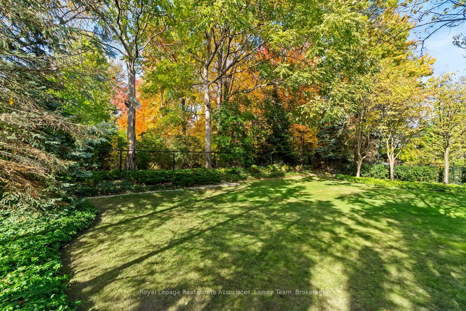 562 Gladwyne Court, Mississauga, ON L5H 4L4, Mississauga ON, L5H 4L4