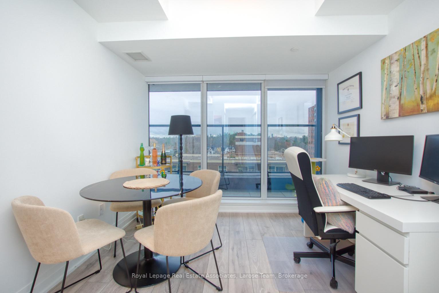 21 Park Street E 811