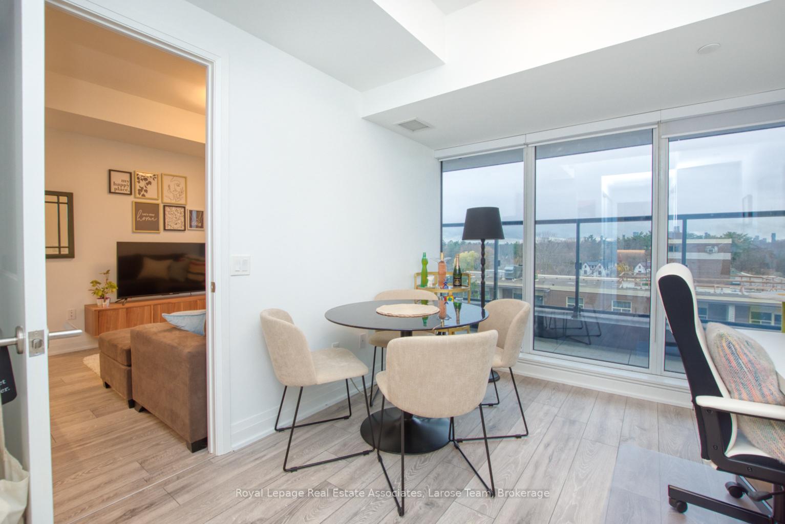 21 Park Street E 811