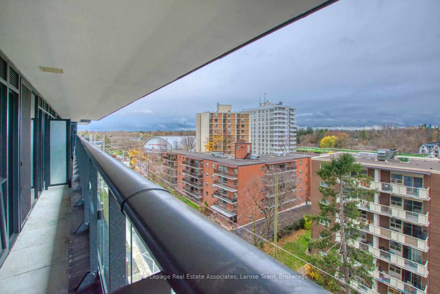 21 Park Street E 811