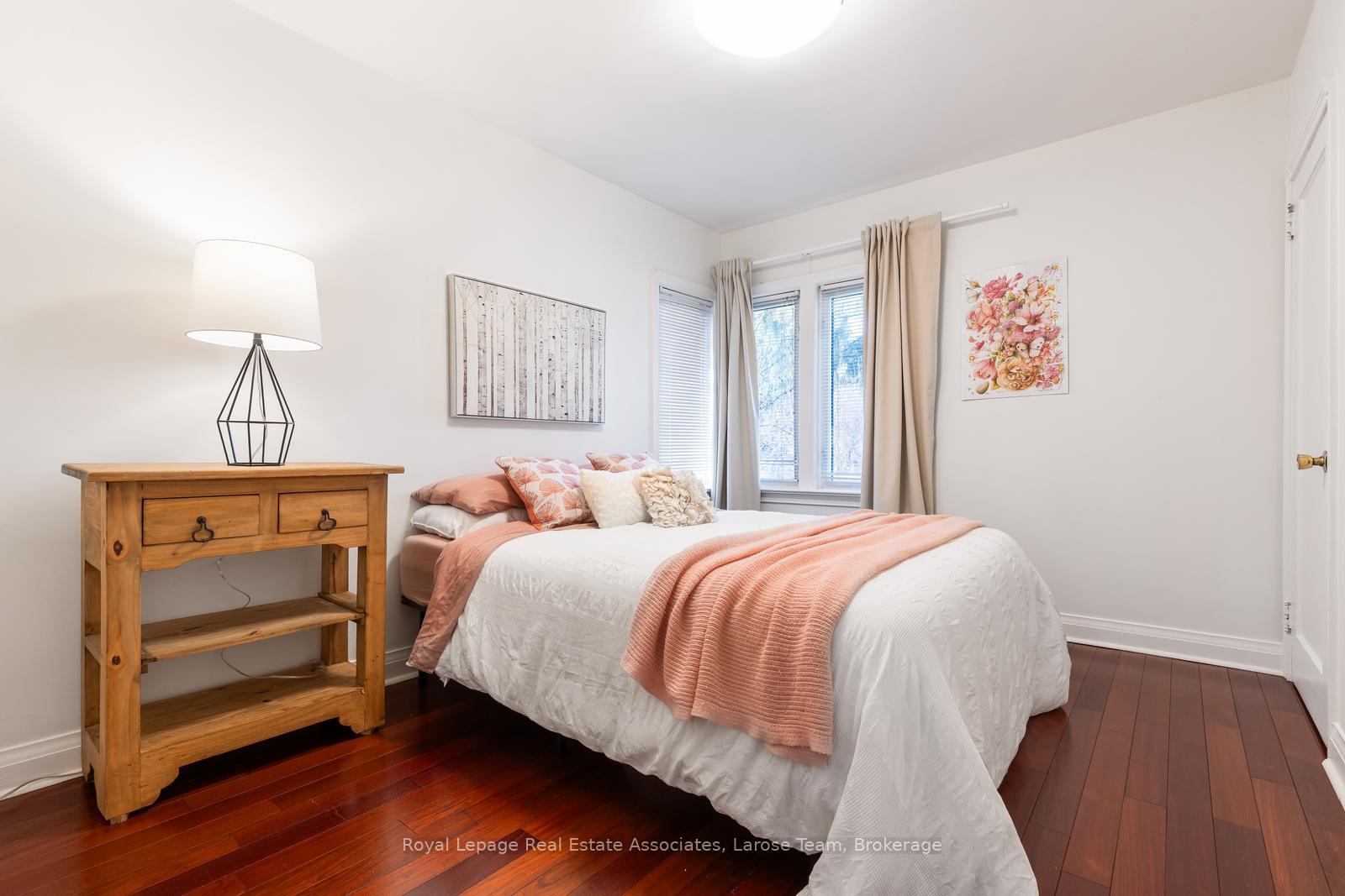 1166 Mineola Gardens