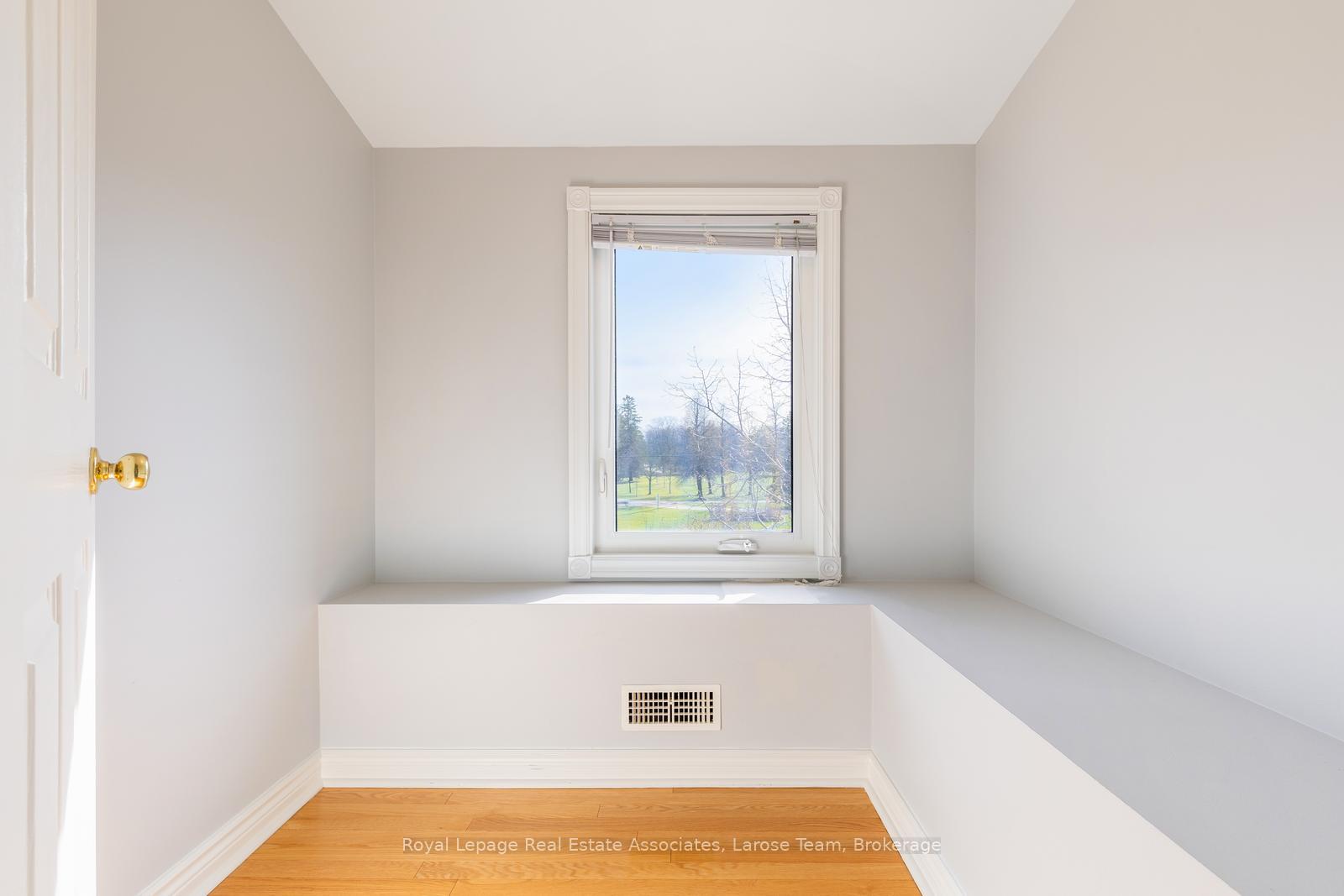 1166 Mineola Gardens