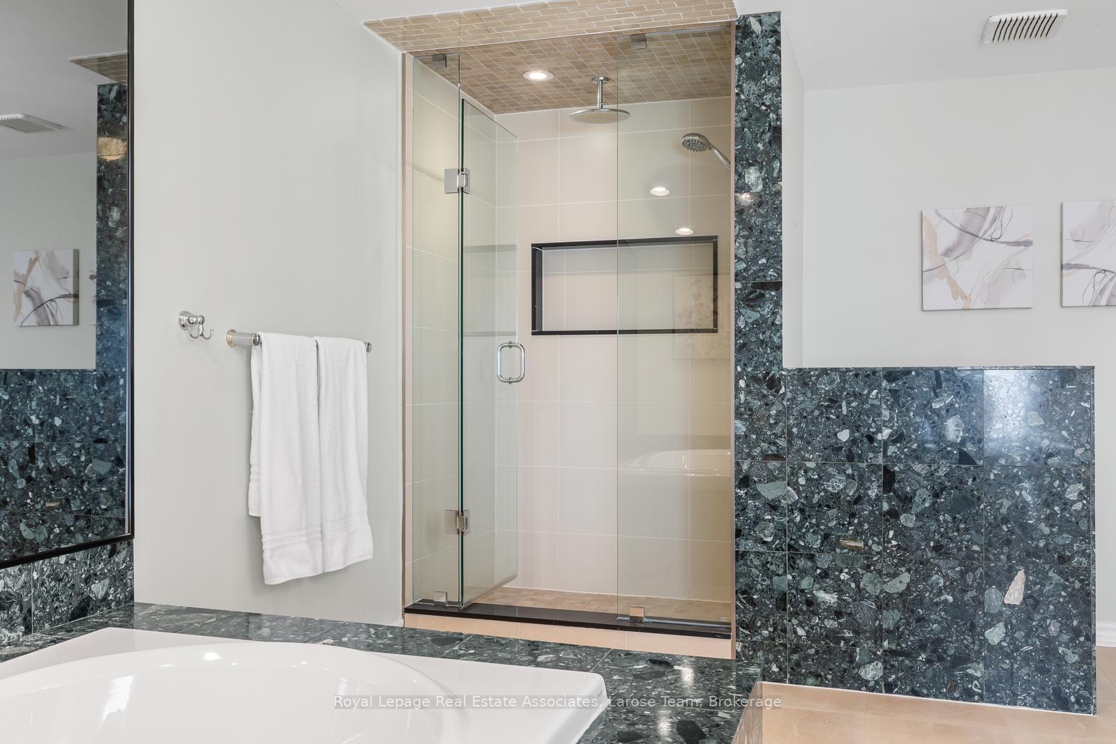 1166 Mineola Gardens