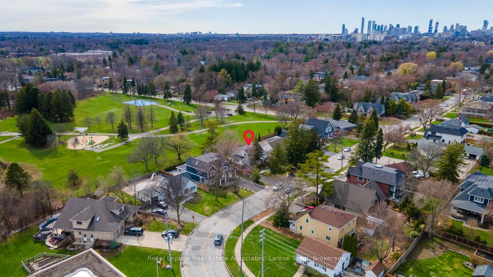 1166 Mineola Gardens