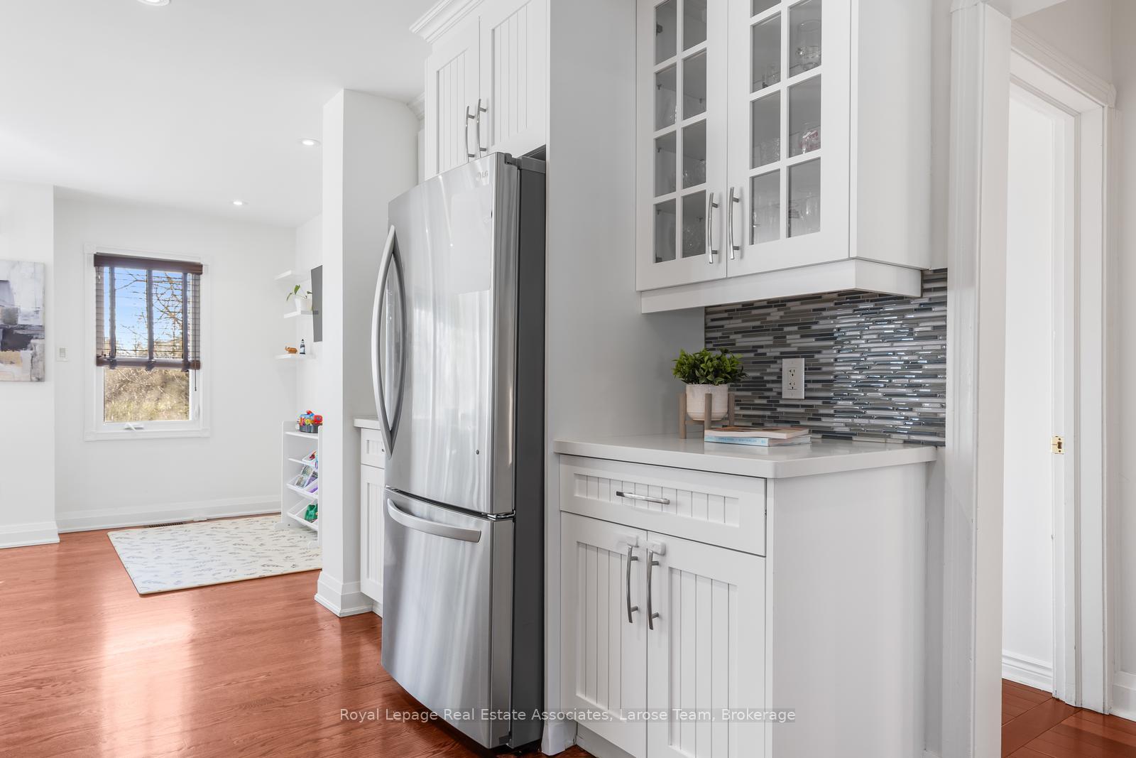 1166 Mineola Gardens