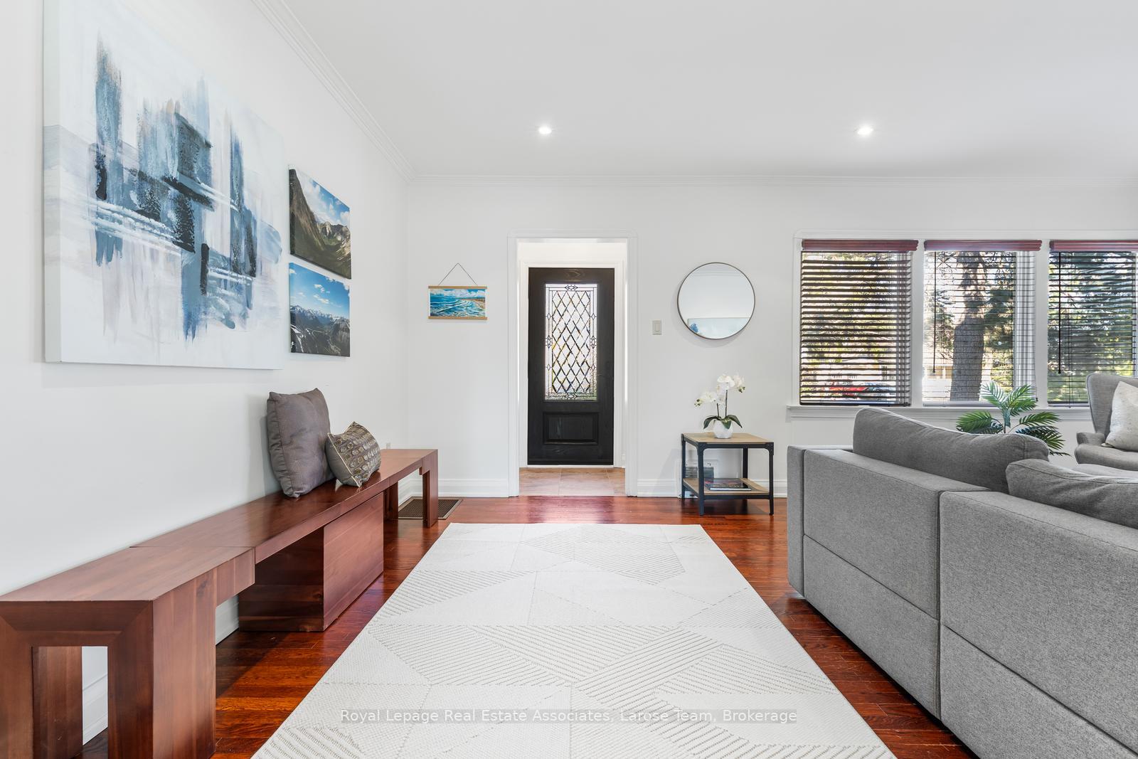 1166 Mineola Gardens