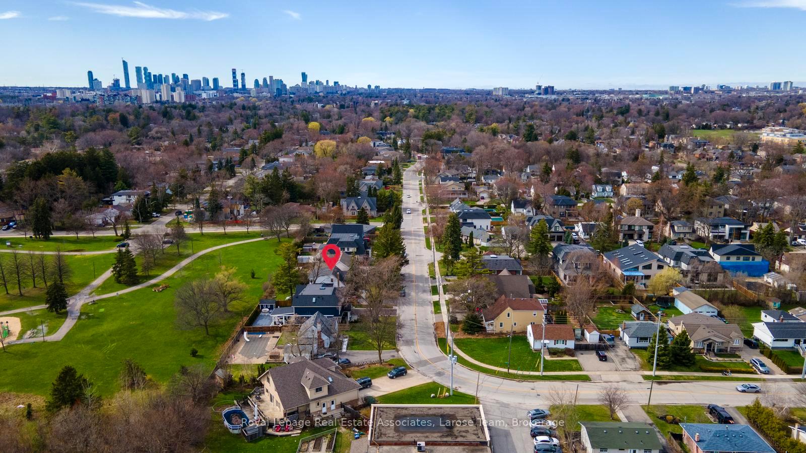 1166 Mineola Gardens