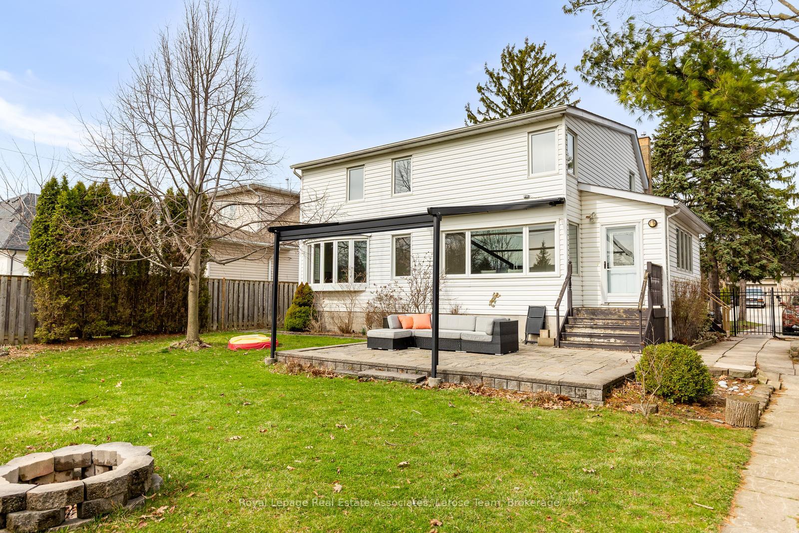 1166 Mineola Gardens