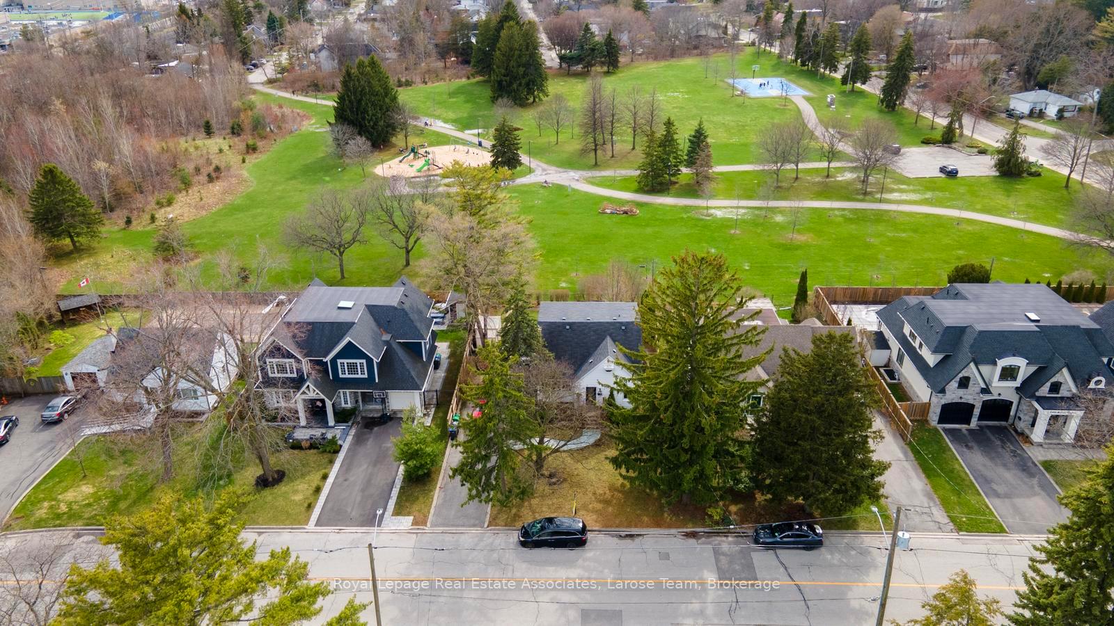 1166 Mineola Gardens