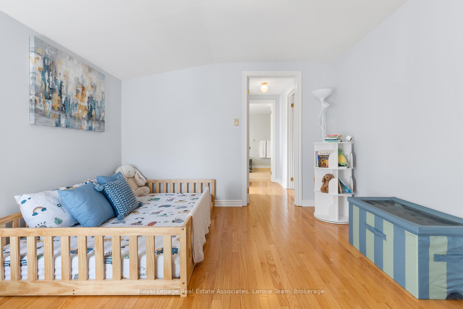 1166 Mineola Gardens