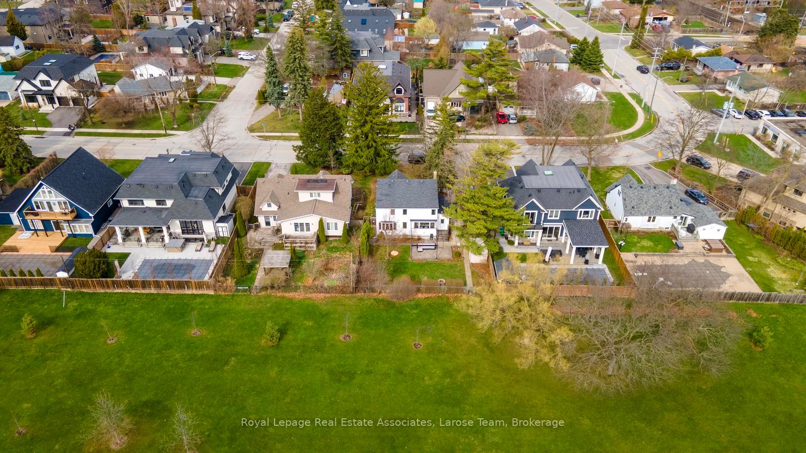 1166 Mineola Gardens