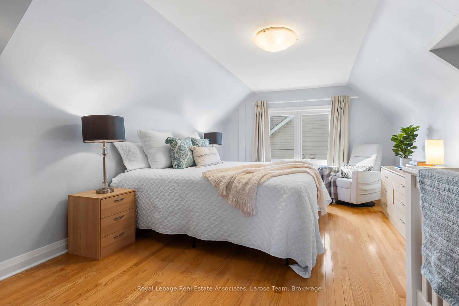 1166 Mineola Gardens