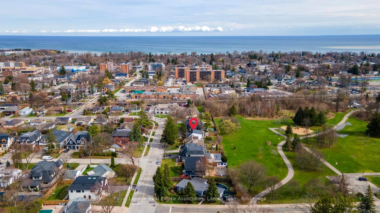 1166 Mineola Gardens