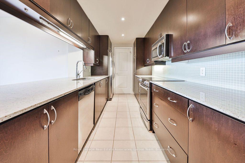 1055 Southdown Road 707