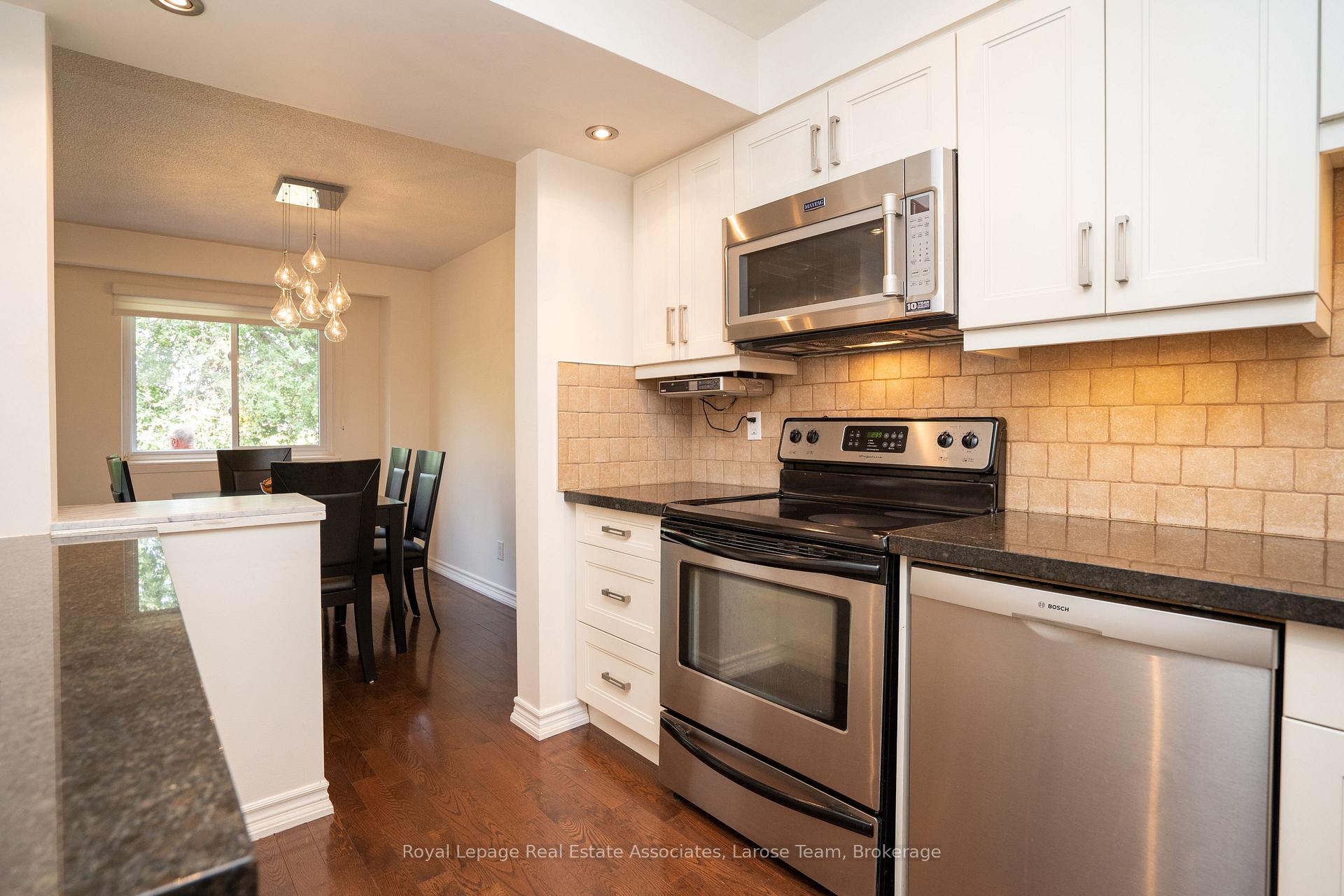 20 Mineola Road E 63