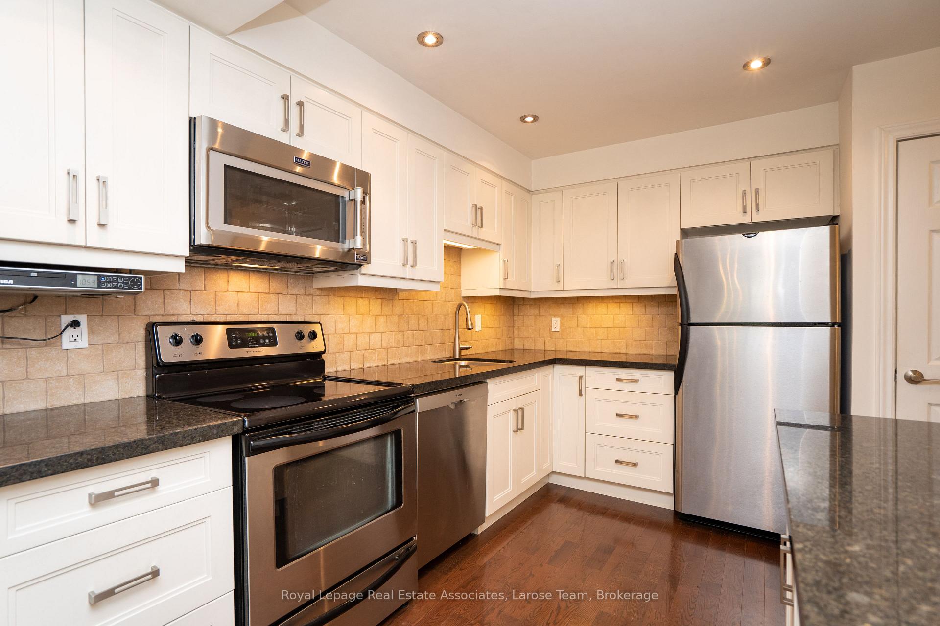 20 Mineola Road E 63