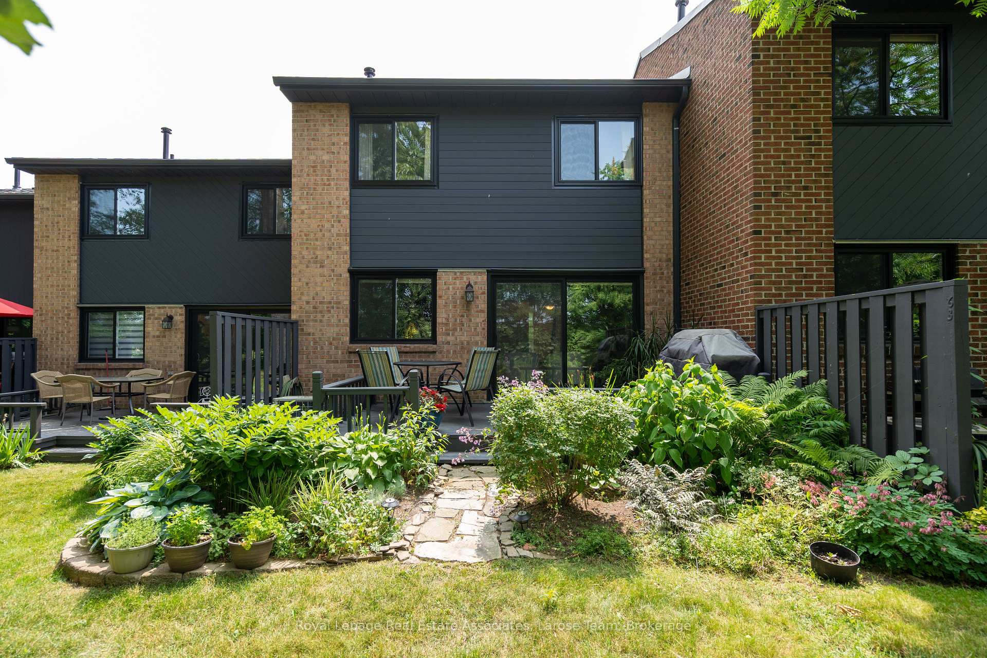 20 Mineola Road E 63