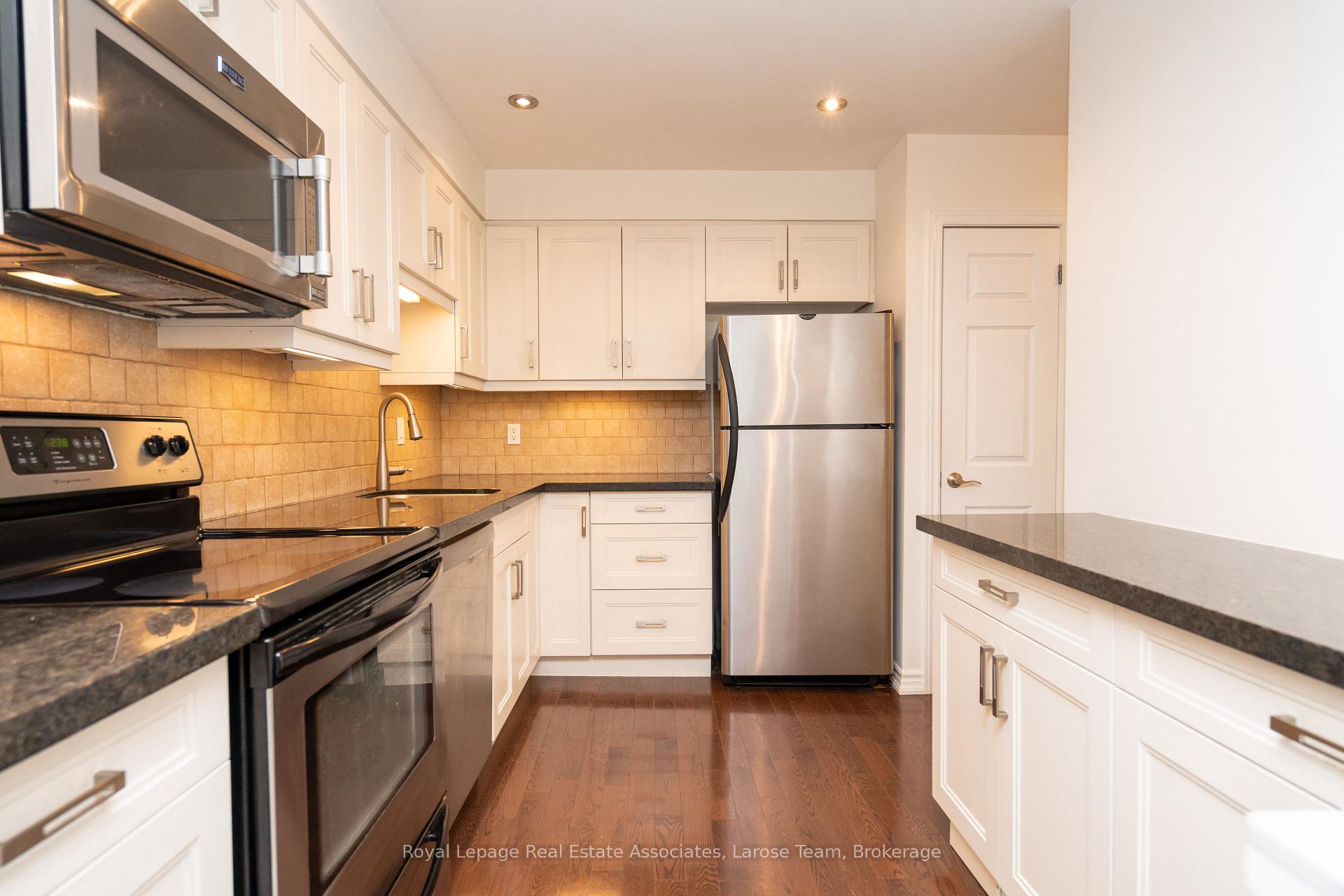 20 Mineola Road E 63
