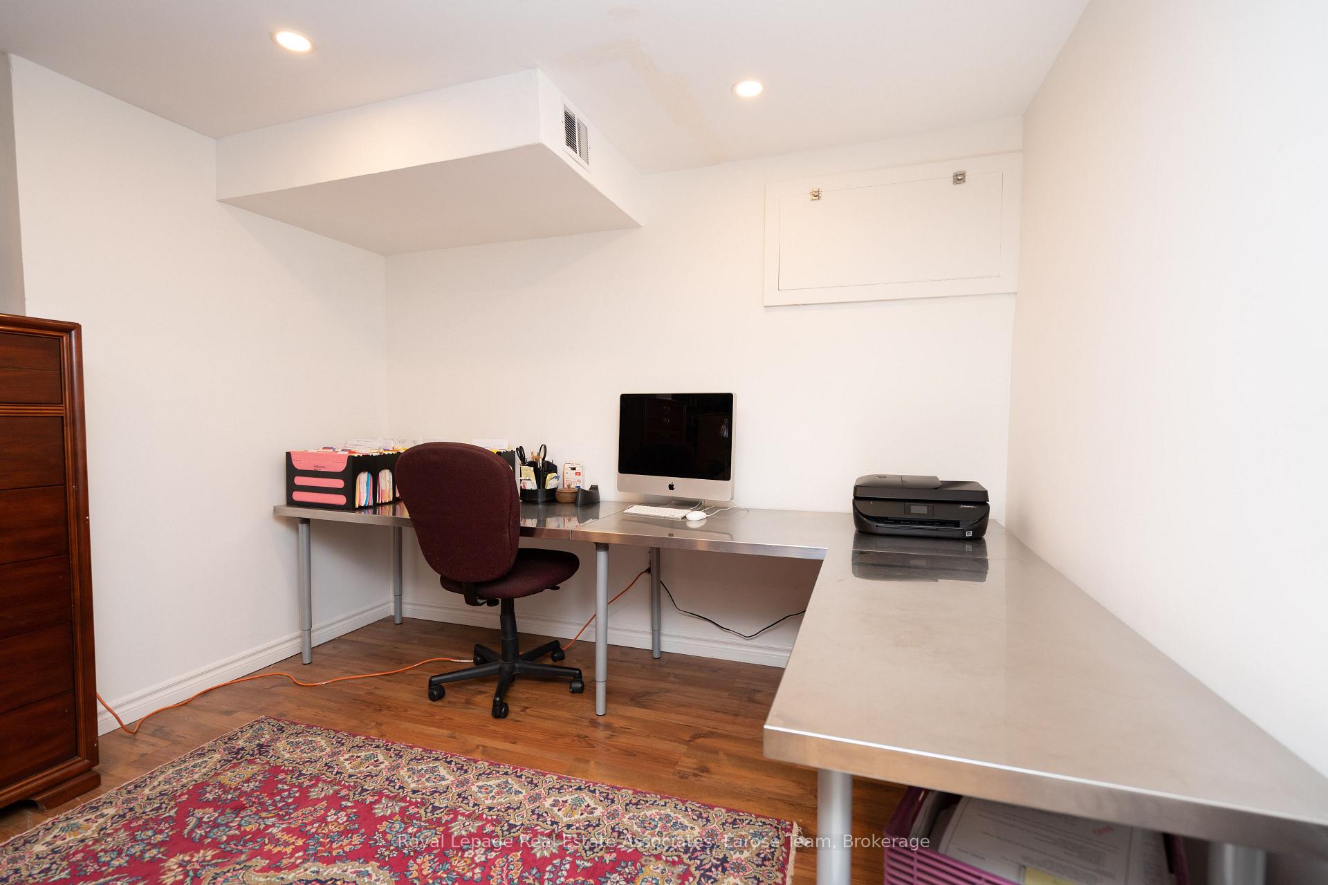 20 Mineola Road E 63