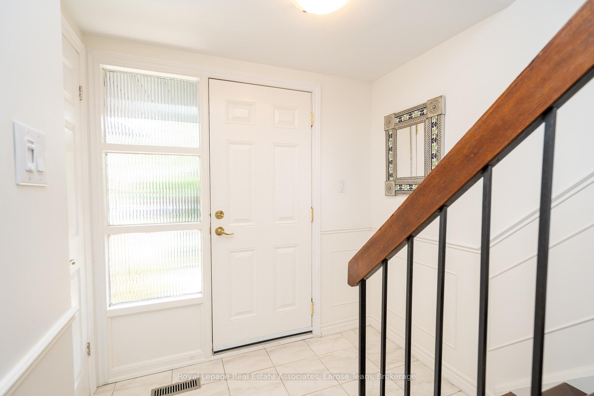 20 Mineola Road E 63