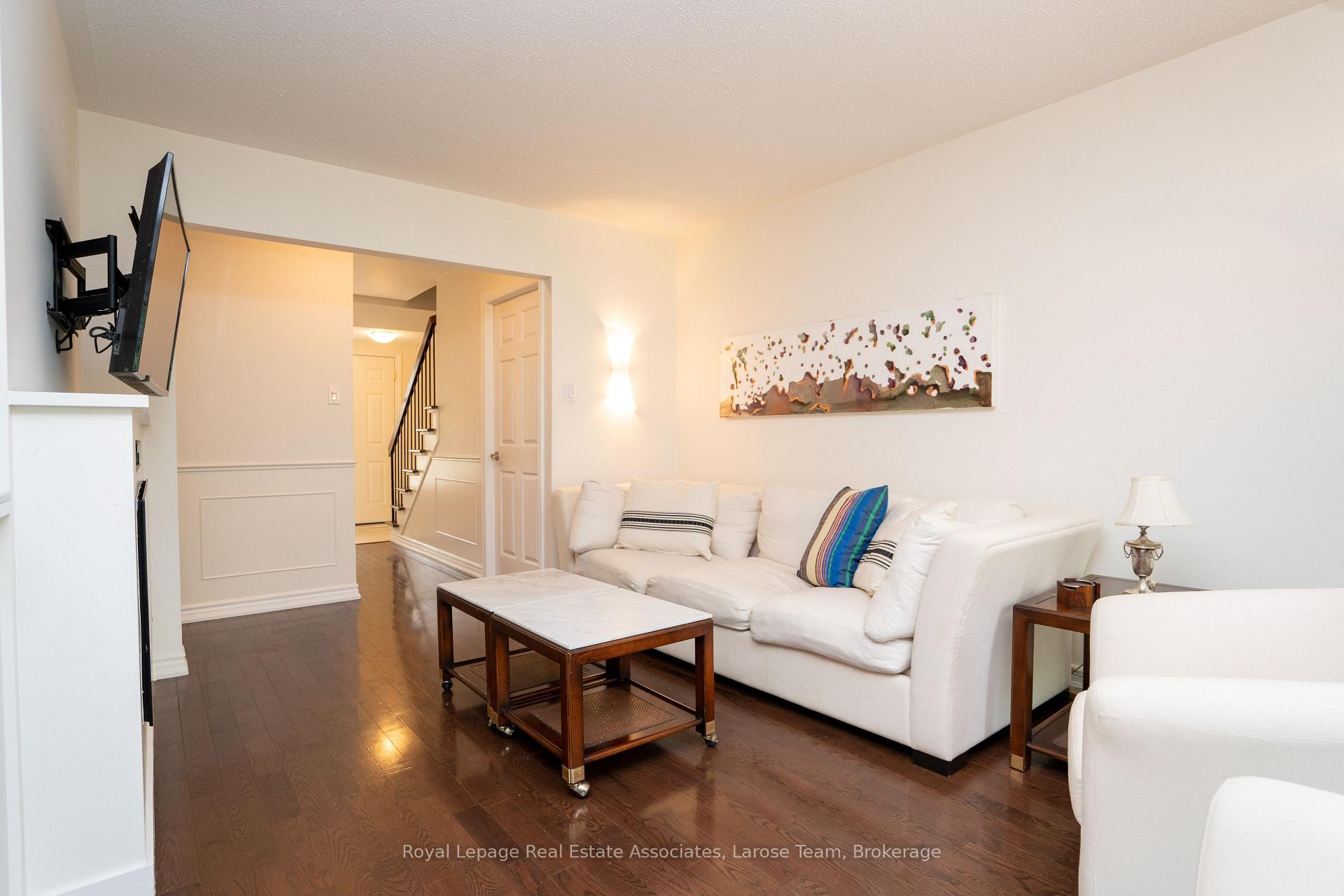 20 Mineola Road E 63