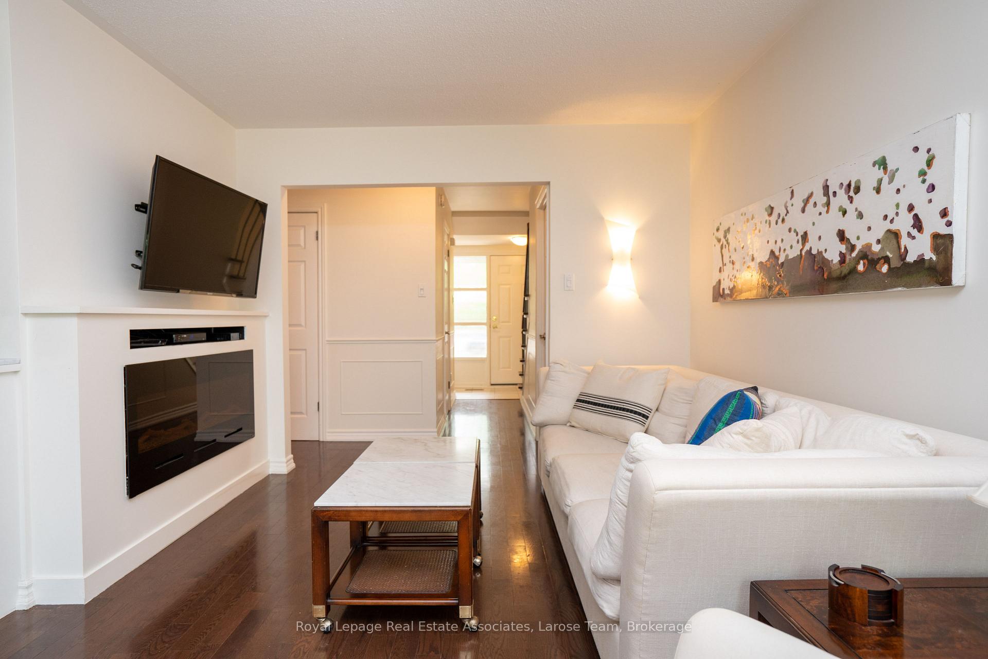 20 Mineola Road E 63