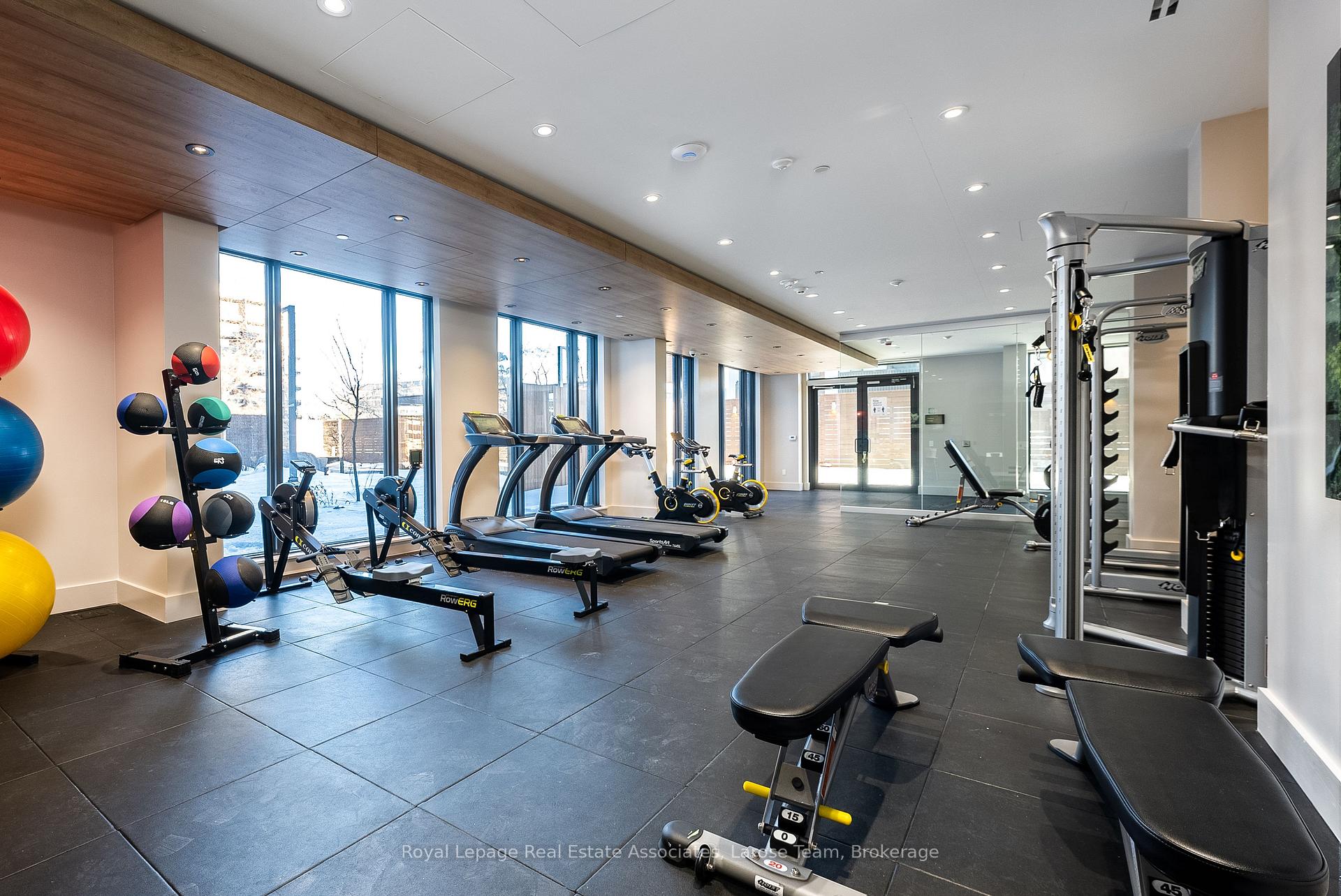 21 Park Street E 1008