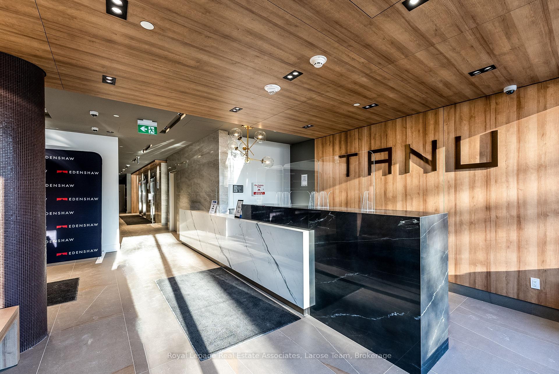21 Park Street E 1008