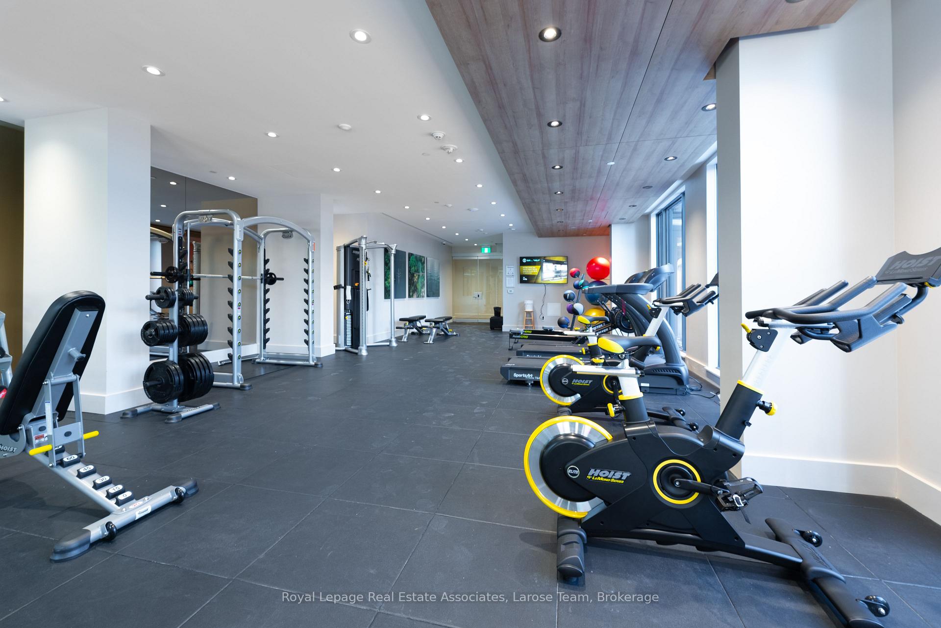 21 Park Street E 1008