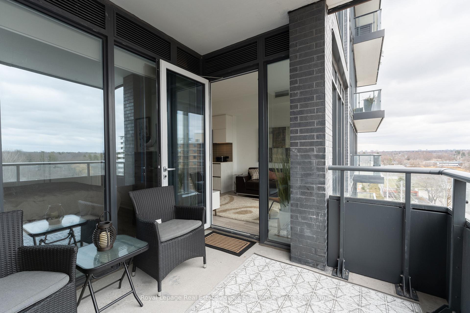 21 Park Street E 1008