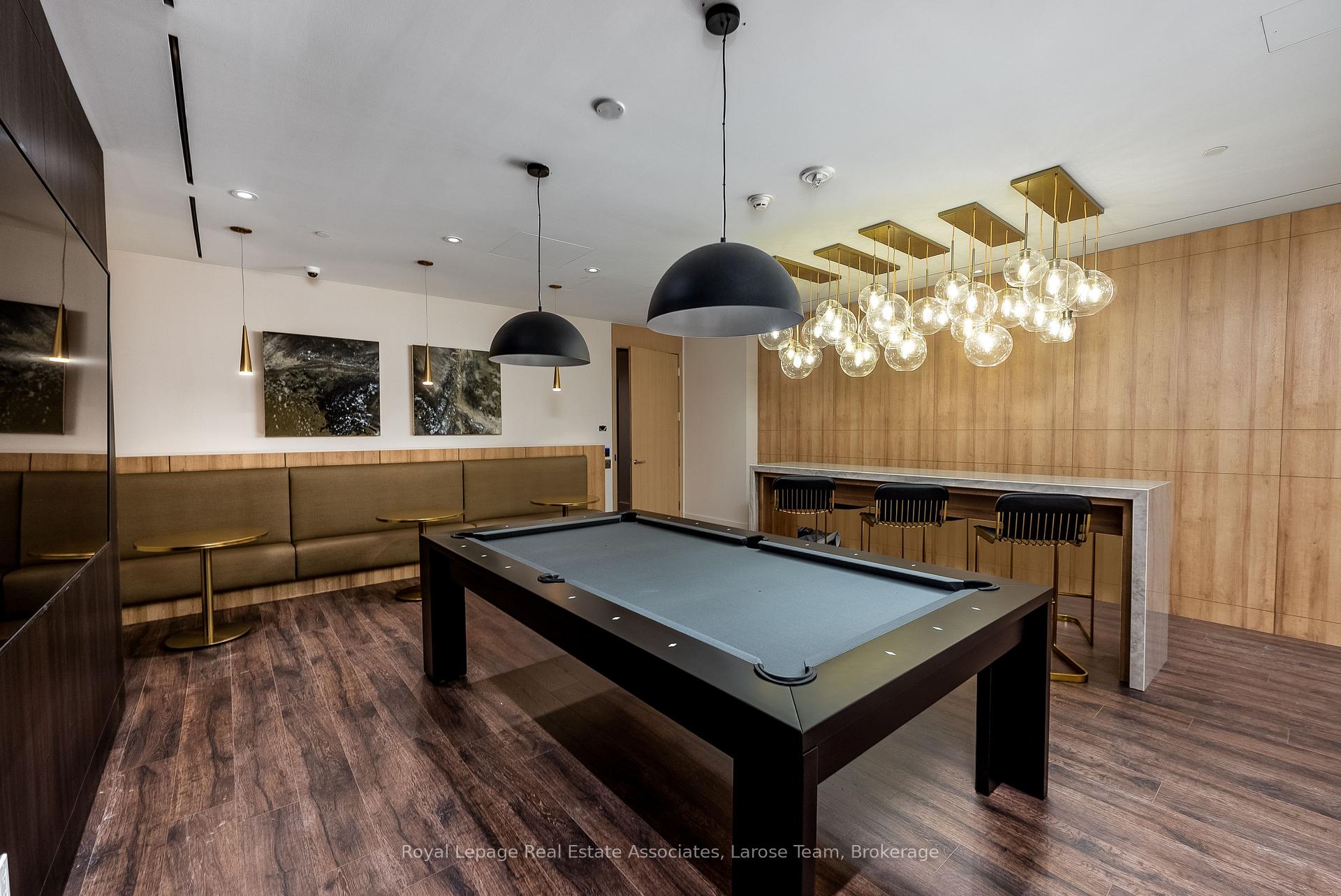 21 Park Street E 1008